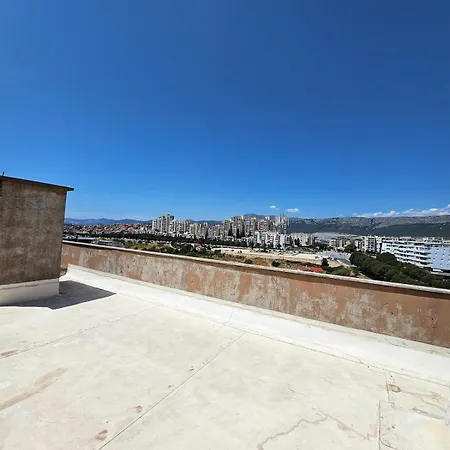 Sky 3 Apartment