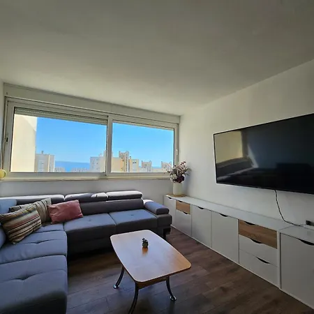 Sky 3 Apartment *